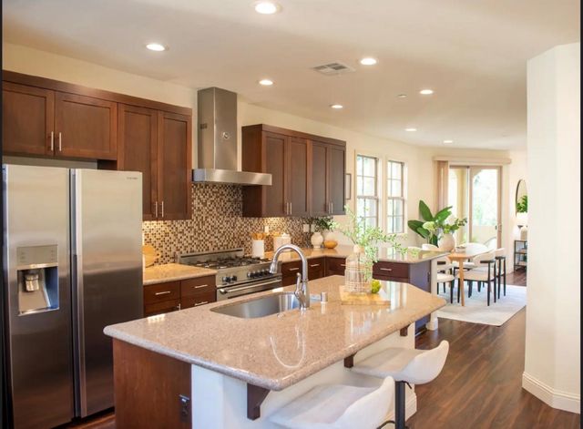 118 Minaret Avenue, Mountain View, CA 94043