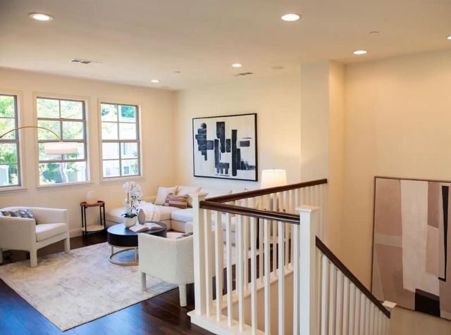 118 Minaret Avenue, Mountain View, CA 94043