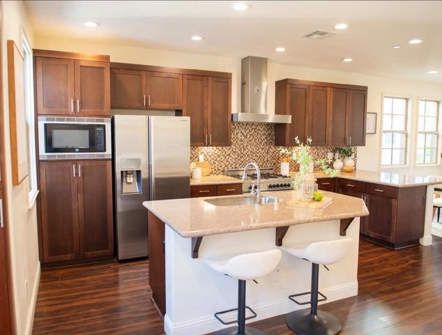 118 Minaret Avenue, Mountain View, CA 94043
