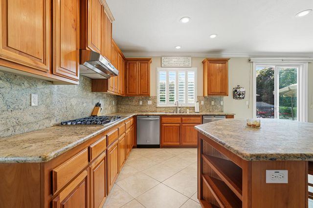 3210 Lori Ct, Roseville, CA 95747