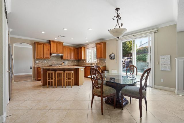 3210 Lori Ct, Roseville, CA 95747