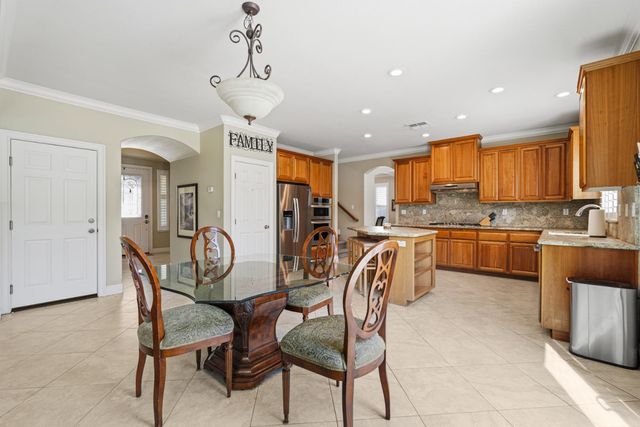 3210 Lori Ct, Roseville, CA 95747