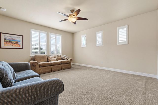 3210 Lori Ct, Roseville, CA 95747