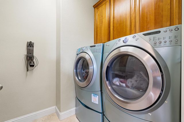 3210 Lori Ct, Roseville, CA 95747