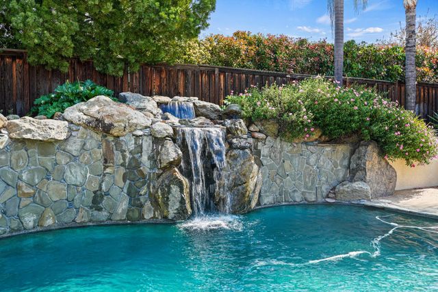 3210 Lori Ct, Roseville, CA 95747