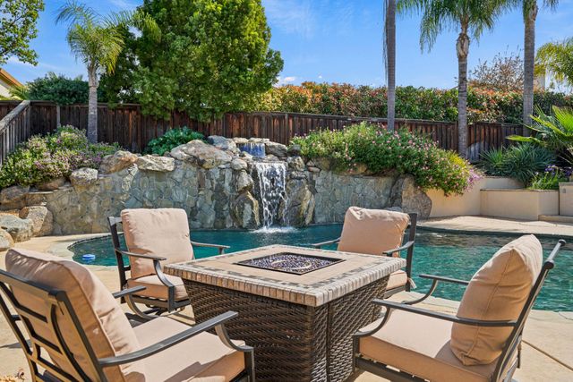 3210 Lori Ct, Roseville, CA 95747