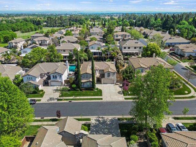3210 Lori Ct, Roseville, CA 95747