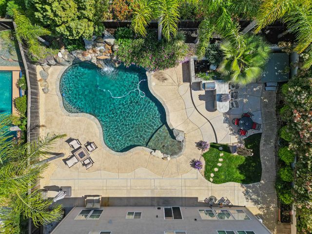 3210 Lori Ct, Roseville, CA 95747