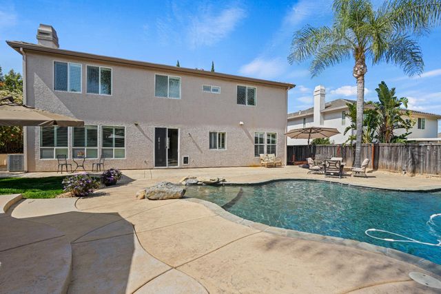 3210 Lori Ct, Roseville, CA 95747