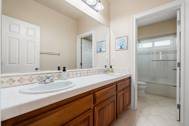 3210 Lori Ct, Roseville, CA 95747