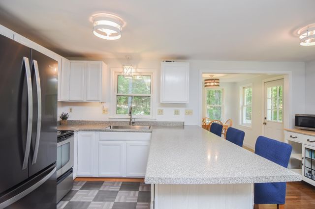 3 Greenleaf Street, Merrimack, NH 03054