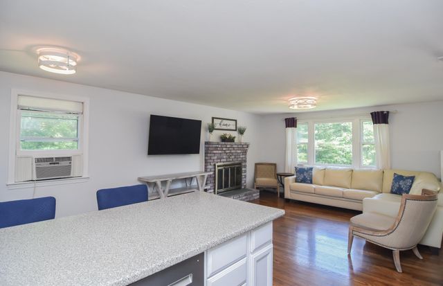 3 Greenleaf Street, Merrimack, NH 03054