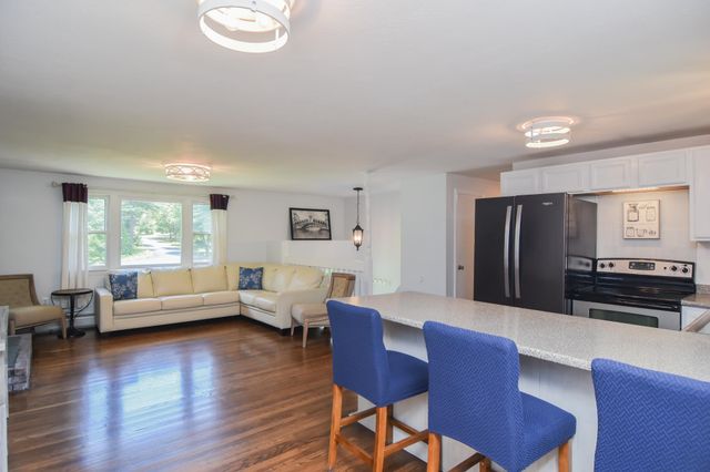 3 Greenleaf Street, Merrimack, NH 03054