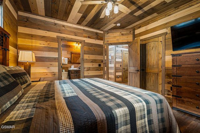 2011 Turkey Creek Way, Pigeon Forge, TN 37862