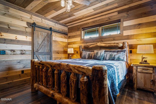 2011 Turkey Creek Way, Pigeon Forge, TN 37862