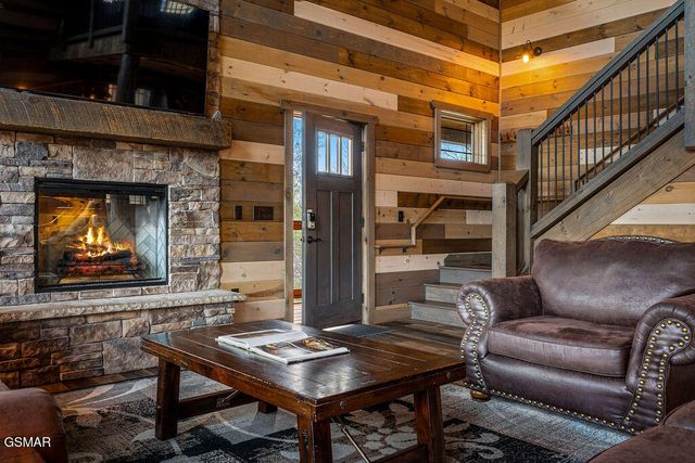 2011 Turkey Creek Way, Pigeon Forge, TN 37862