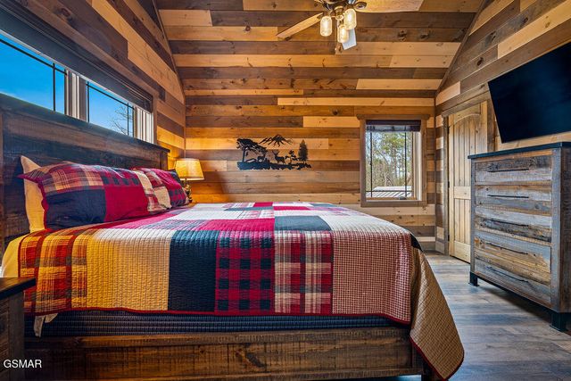 2011 Turkey Creek Way, Pigeon Forge, TN 37862