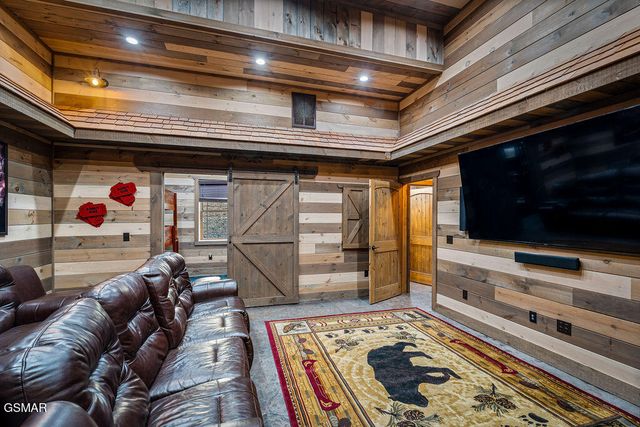 2011 Turkey Creek Way, Pigeon Forge, TN 37862