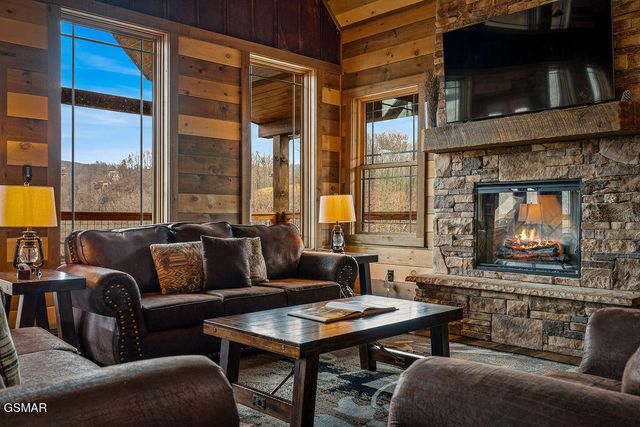 2011 Turkey Creek Way, Pigeon Forge, TN 37862