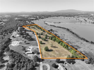 016 Timber Ridge Road, Howe, OK 74940