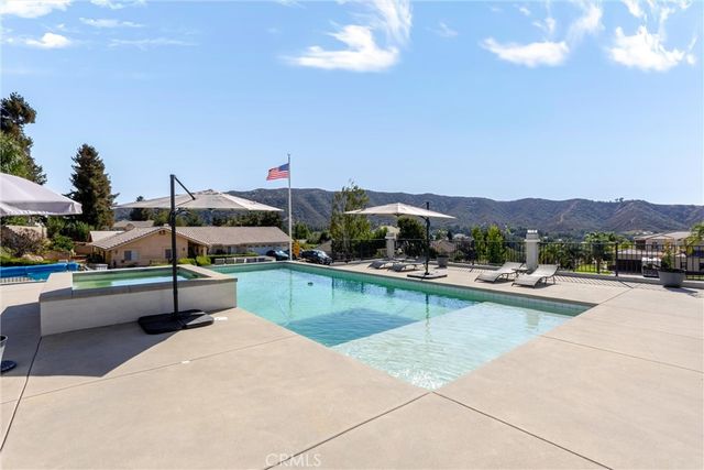 13582 Oak Hill Court, Yucaipa, CA 92399