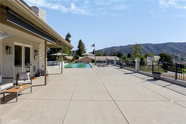 13582 Oak Hill Court, Yucaipa, CA 92399