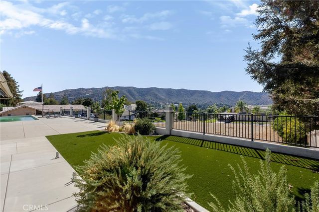 13582 Oak Hill Court, Yucaipa, CA 92399