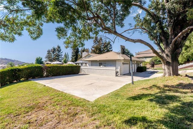 13582 Oak Hill Court, Yucaipa, CA 92399