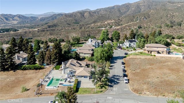13582 Oak Hill Court, Yucaipa, CA 92399