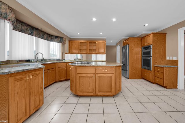 14155 Glenwood Drive, Shelby Twp, MI 48315