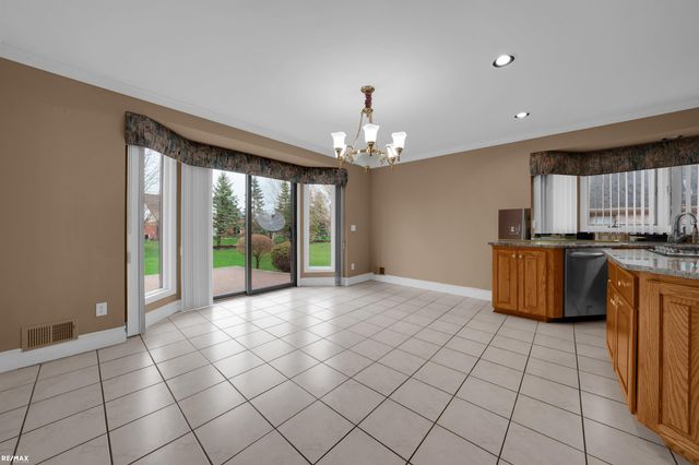 14155 Glenwood Drive, Shelby Twp, MI 48315