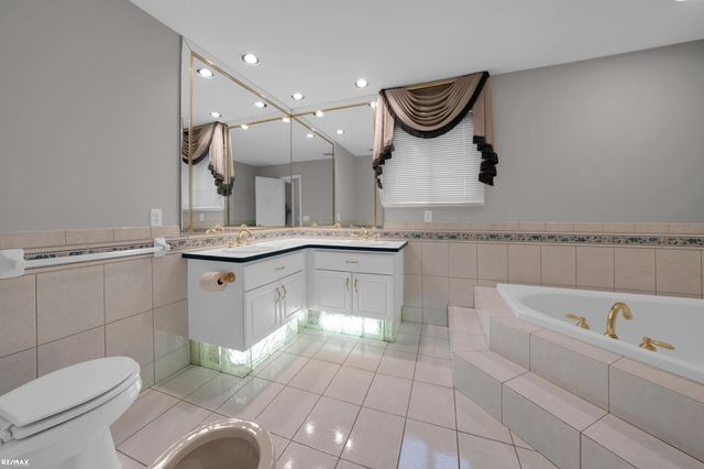 14155 Glenwood Drive, Shelby Twp, MI 48315