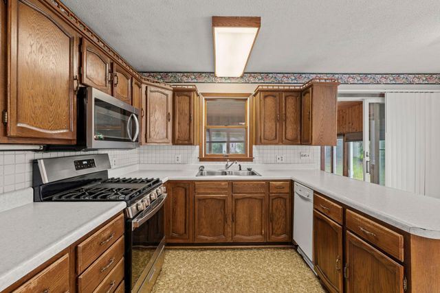 823 Oakwood Drive, Anoka, MN 55303