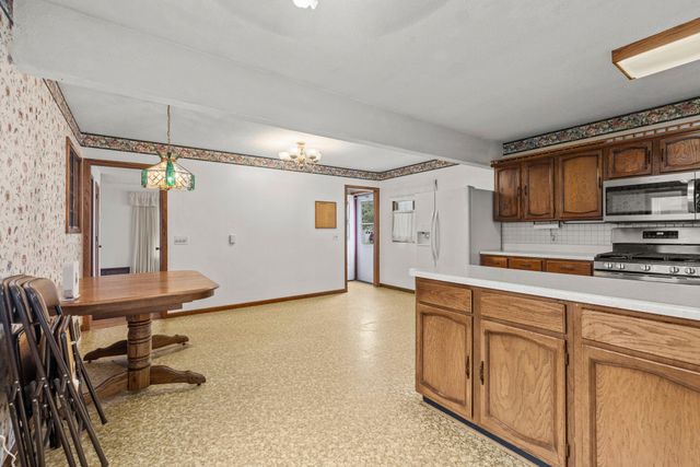 823 Oakwood Drive, Anoka, MN 55303