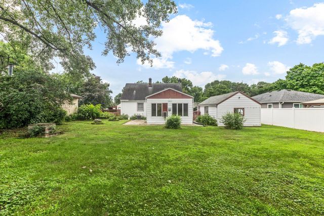 823 Oakwood Drive, Anoka, MN 55303