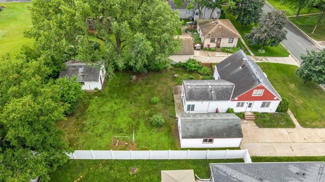 823 Oakwood Drive, Anoka, MN 55303