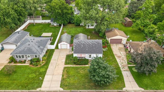 823 Oakwood Drive, Anoka, MN 55303
