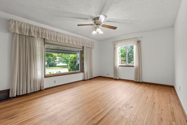 823 Oakwood Drive, Anoka, MN 55303