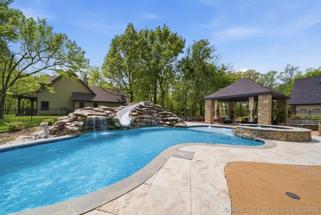 18422 E 92nd Street North, Owasso, OK 74055