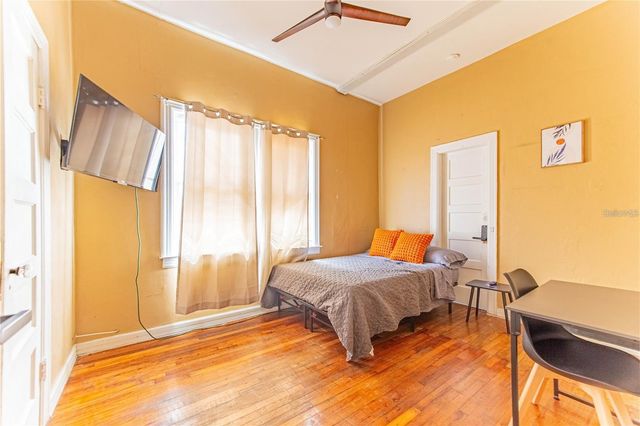 3321 W WOODLAWN AVENUE, Tampa, FL 33607