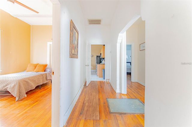 3321 W WOODLAWN AVENUE, Tampa, FL 33607