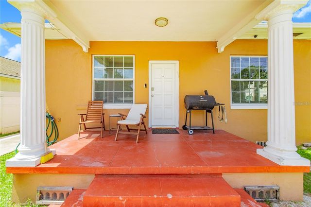 3321 W WOODLAWN AVENUE, Tampa, FL 33607