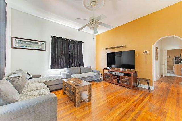 3321 W WOODLAWN AVENUE, Tampa, FL 33607