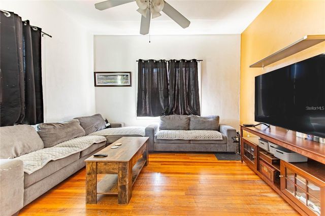 3321 W WOODLAWN AVENUE, Tampa, FL 33607