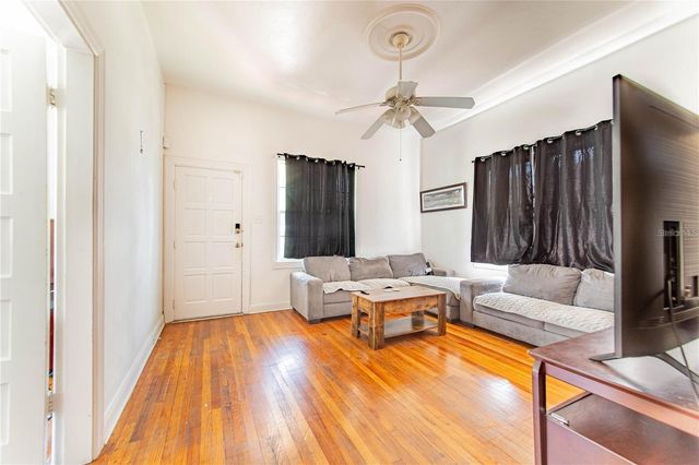 3321 W WOODLAWN AVENUE, Tampa, FL 33607