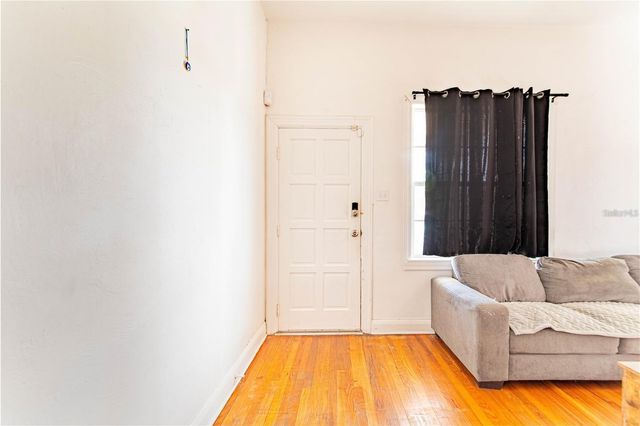 3321 W WOODLAWN AVENUE, Tampa, FL 33607