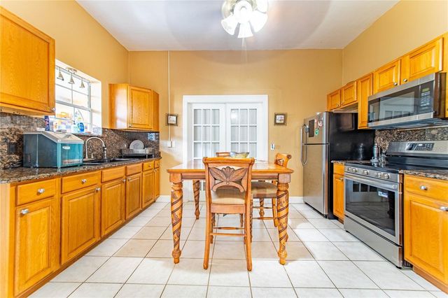 3321 W WOODLAWN AVENUE, Tampa, FL 33607