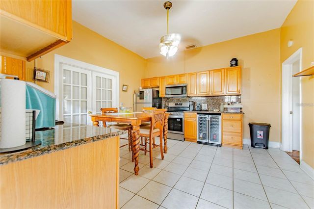 3321 W WOODLAWN AVENUE, Tampa, FL 33607