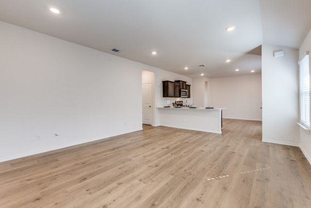 1221 Nursery Drive, Forney, TX 75126