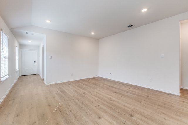 1221 Nursery Drive, Forney, TX 75126